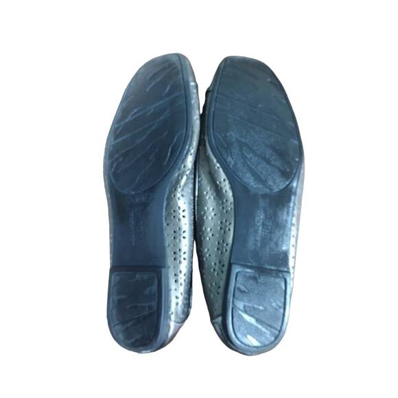 Anne Klein iflex Metallic Light Gold Flats with Bow and Cutout Design, Sz 7.5 - Picture 5 of 5